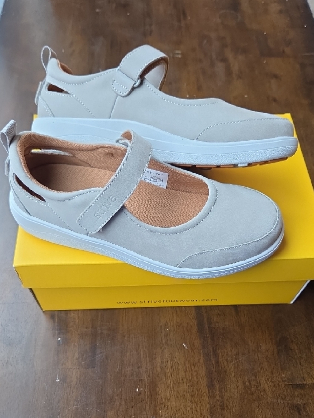 Strive Size 9 Women's NEW Beige Mary Jane Leather Orthopedic Lightweight Shoes